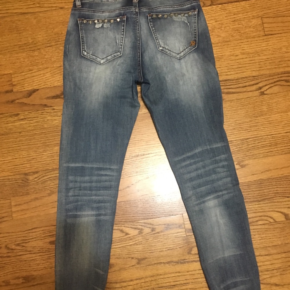 Skinny Jeans with spikes details - Picture 4 of 6